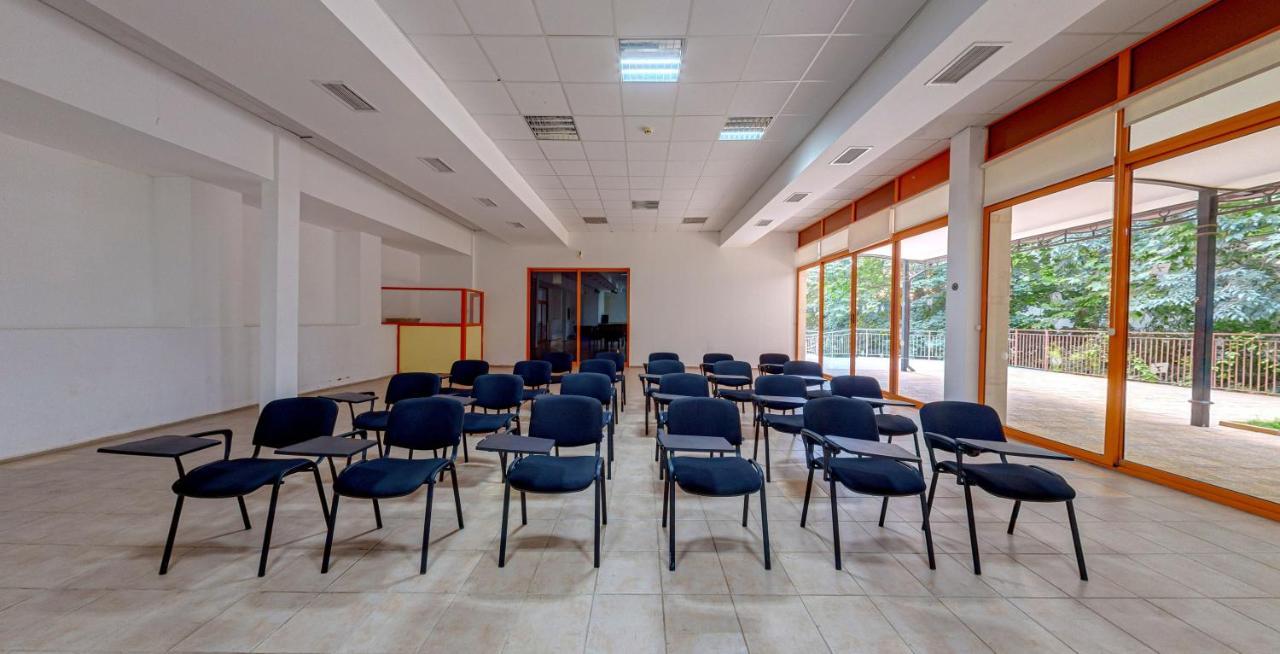 Hotel Sunrise Warna